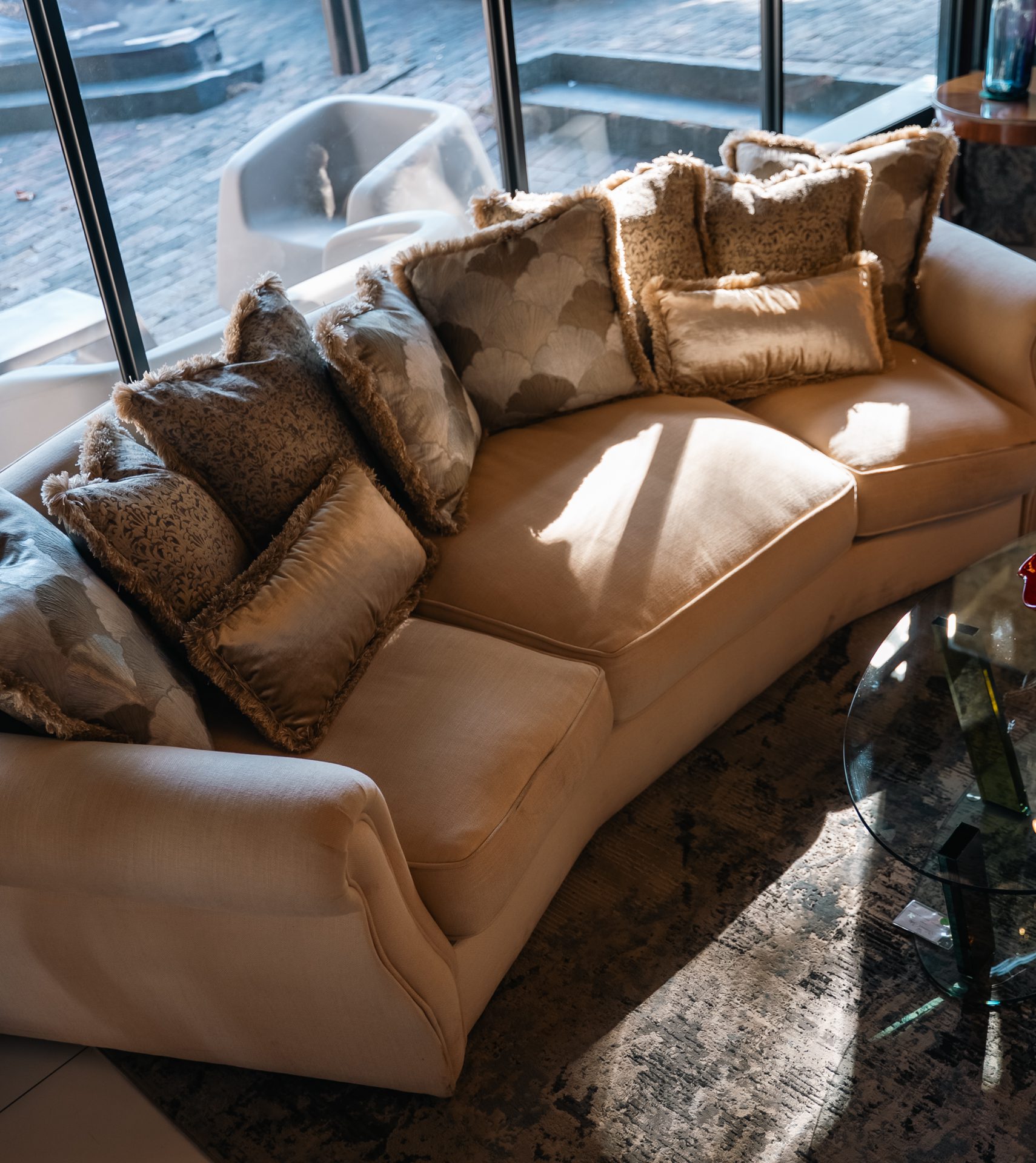 Grand Duchess Sofa - Image 3